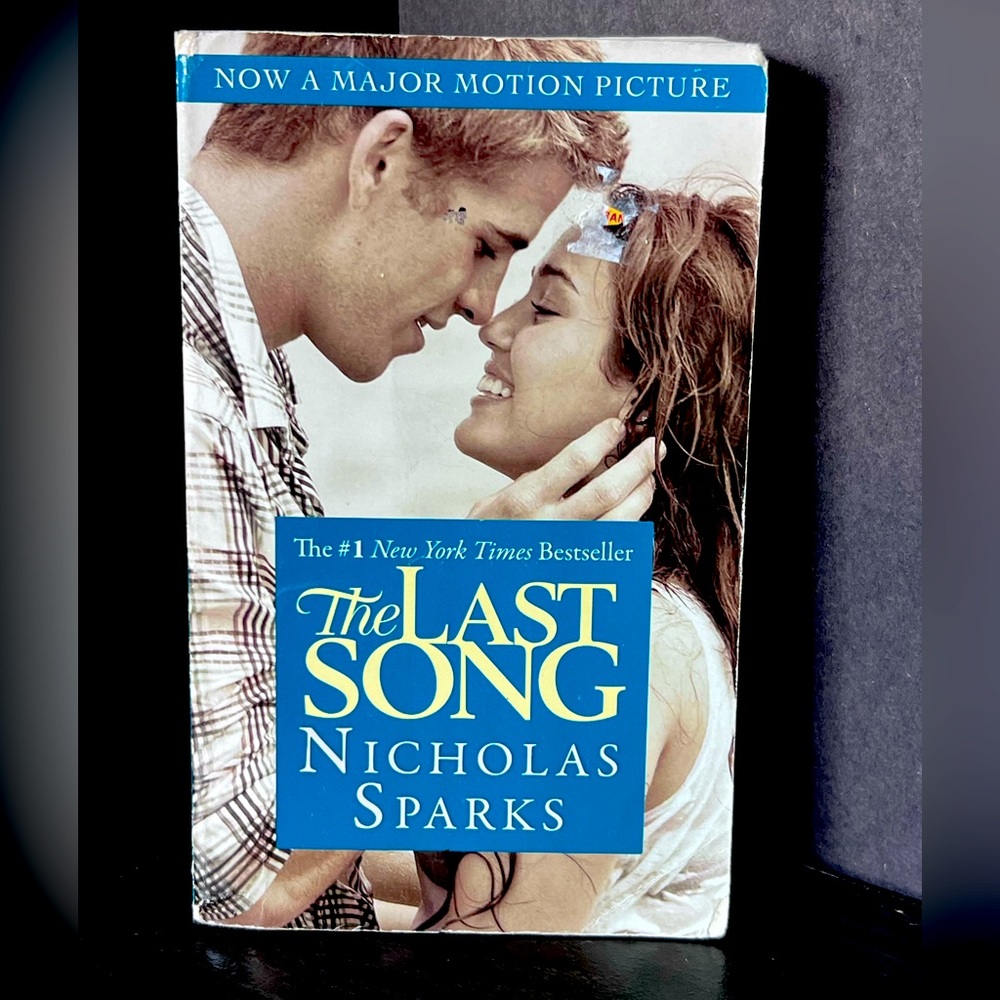 ❗️5/$10 - The Last Song book